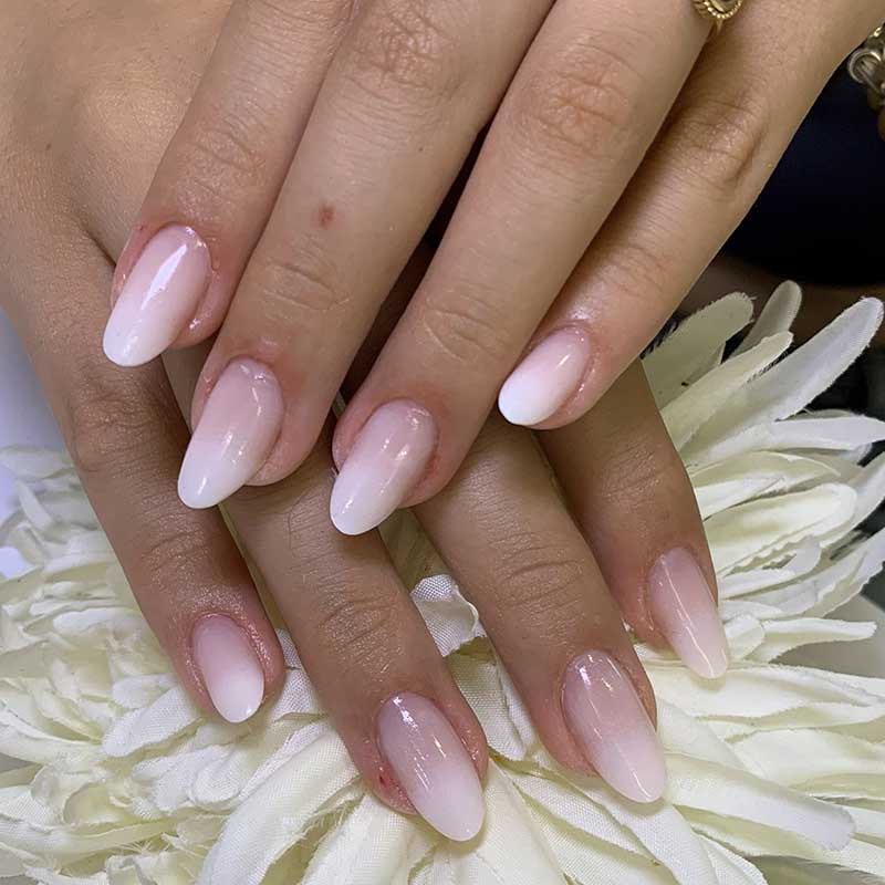 Manicure semipermanente elegante