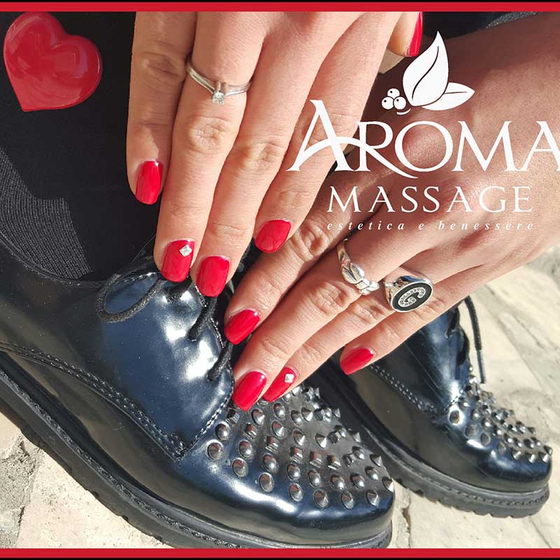 Unghie curate smalto semipermanente