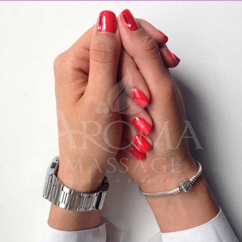 Unghie rosse semipermanente